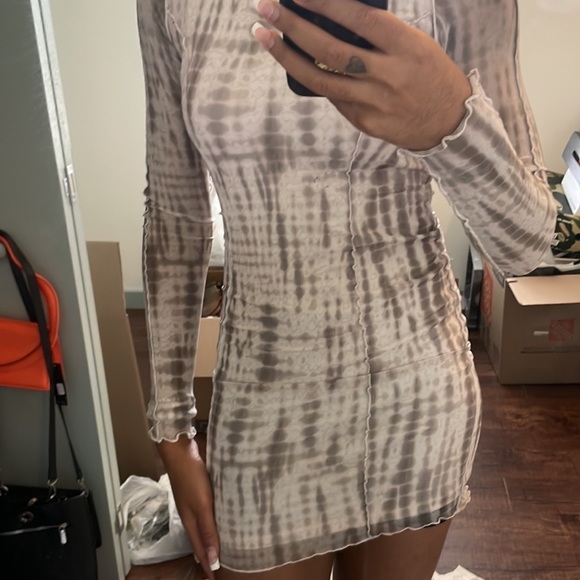 ✨🐍 Forever 21 Long Sleeve Mesh Dress🐍✨ - Picture 4 of 5